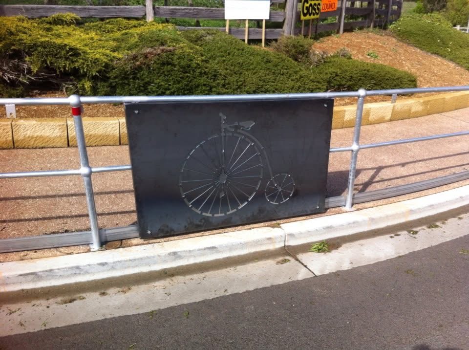 profile cutting metal fence panel
